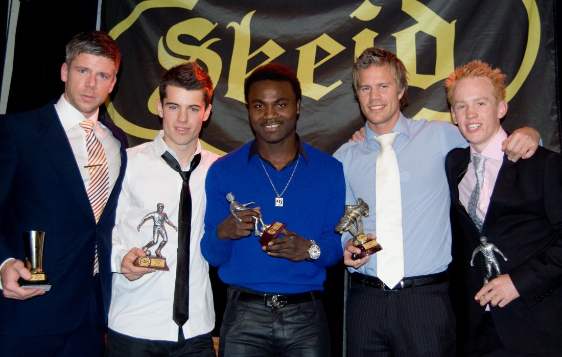 Stian ble kåret til årets nykommer på A-laget i 2009. Her sammen med (f.v) JoA Gundersen, Bardh Shala, Oluwasegun Abiodun og Erlend Ormbostad. (Foto: Anders Vindegg)