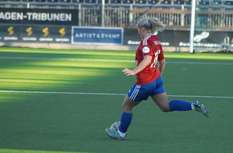 Maria Erland var sikker som midtstopper mot Ottestad/HamKam2. (Foto: Balder Linnes)