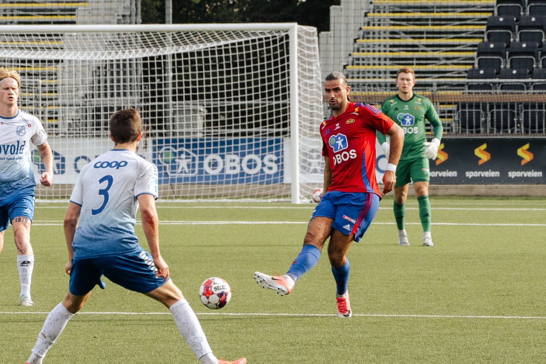 Hayder Altai og resten av forsvarsrekka klarte ikke å stå imot Junkerens 2-1-scoring.